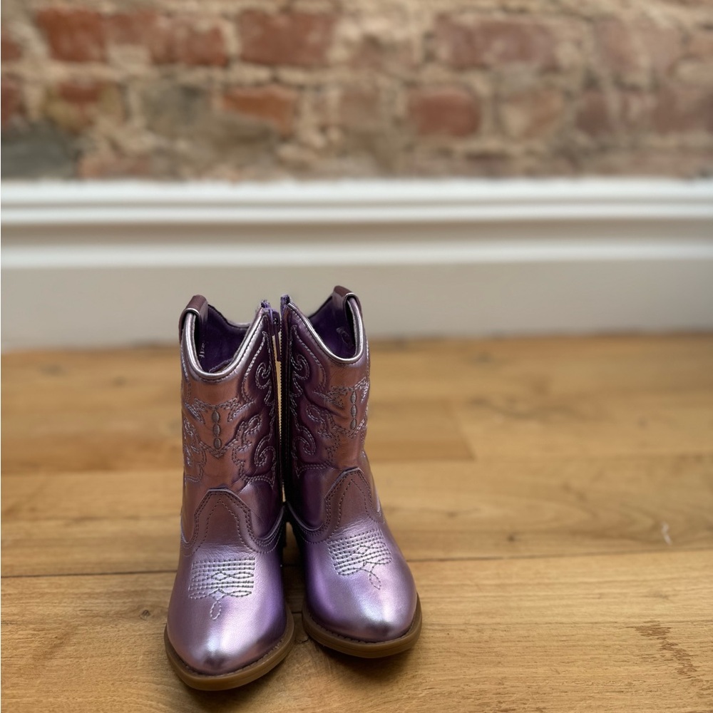 Tucker+Tate shimmery purple boots size 5-6 Toddler
